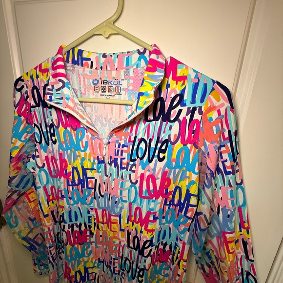 IBKUL Love Print Mock Neck Sun Shirt XS Mesh Underarm Cooling Athleisure - Picture 4 of 5